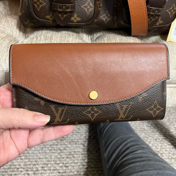 Louis Vuitton Tote MNG in Monogram Caramel with Matching Wallet Bundle - Picture 10 of 16